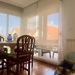 Casa En Urbanizacion Cerca Santander Y Aeropuerto *