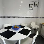 Casa En Urbanizacion Cerca Santander Y Aeropuerto *