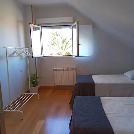 Hébergement de vacances Casa En Urbanizacion Cerca Santander Y Aeropuerto *