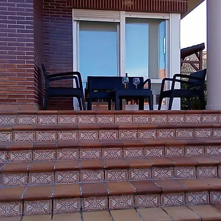La Llosa Urbanizacion Privada Y Tranquilidad 度假居 *