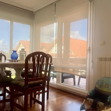 Casa En Urbanizacion Cerca Santander Y Aeropuerto *