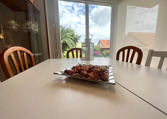 Casa En Urbanizacion Cerca Santander Y Aeropuerto 度假居