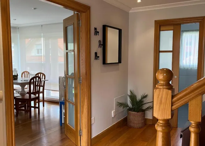 Casa En Urbanizacion Cerca Santander Y Aeropuerto 卡马乔