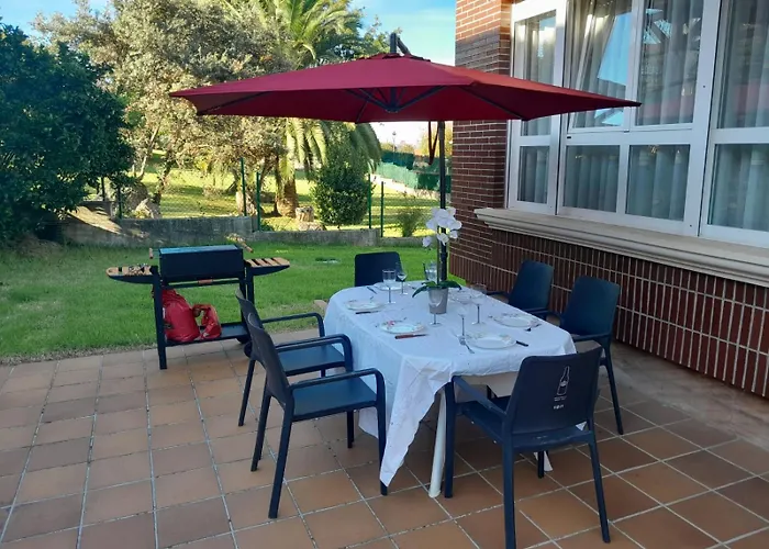 Casa En Urbanizacion Cerca Santander Y Aeropuerto 度假居